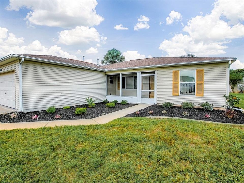 Active With Contract: $209,247 (2 beds, 2 baths, 1423 Square Feet)