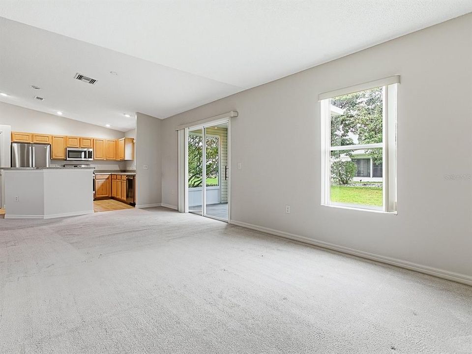 Active With Contract: $209,247 (2 beds, 2 baths, 1423 Square Feet)