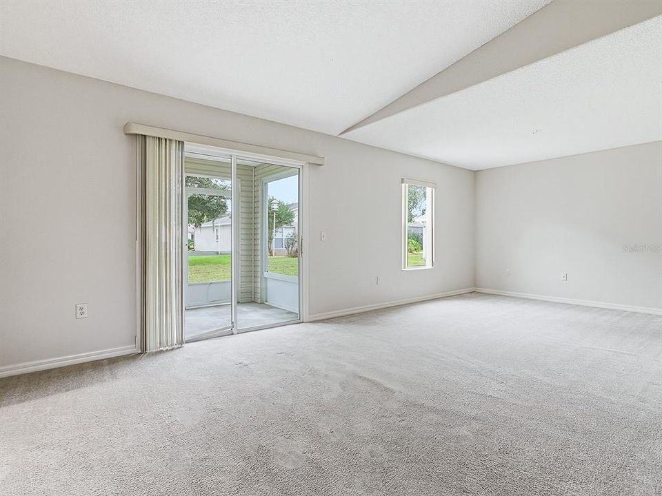 Active With Contract: $209,247 (2 beds, 2 baths, 1423 Square Feet)