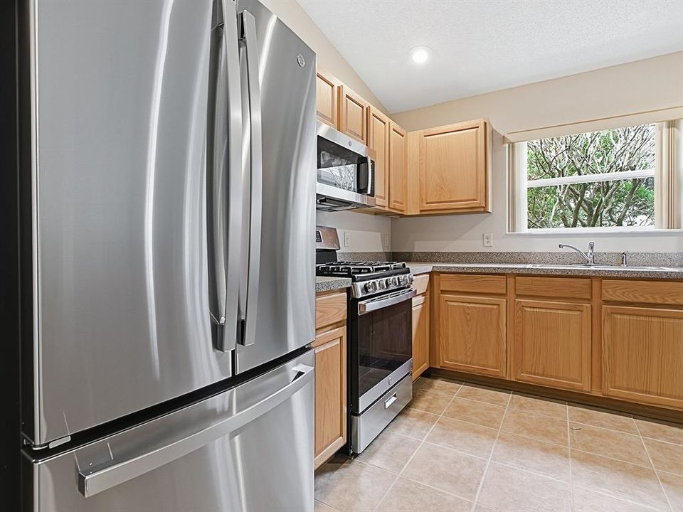 Active With Contract: $209,247 (2 beds, 2 baths, 1423 Square Feet)