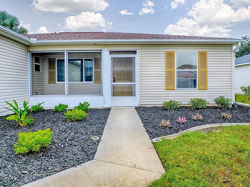 Active With Contract: $209,247 (2 beds, 2 baths, 1423 Square Feet)