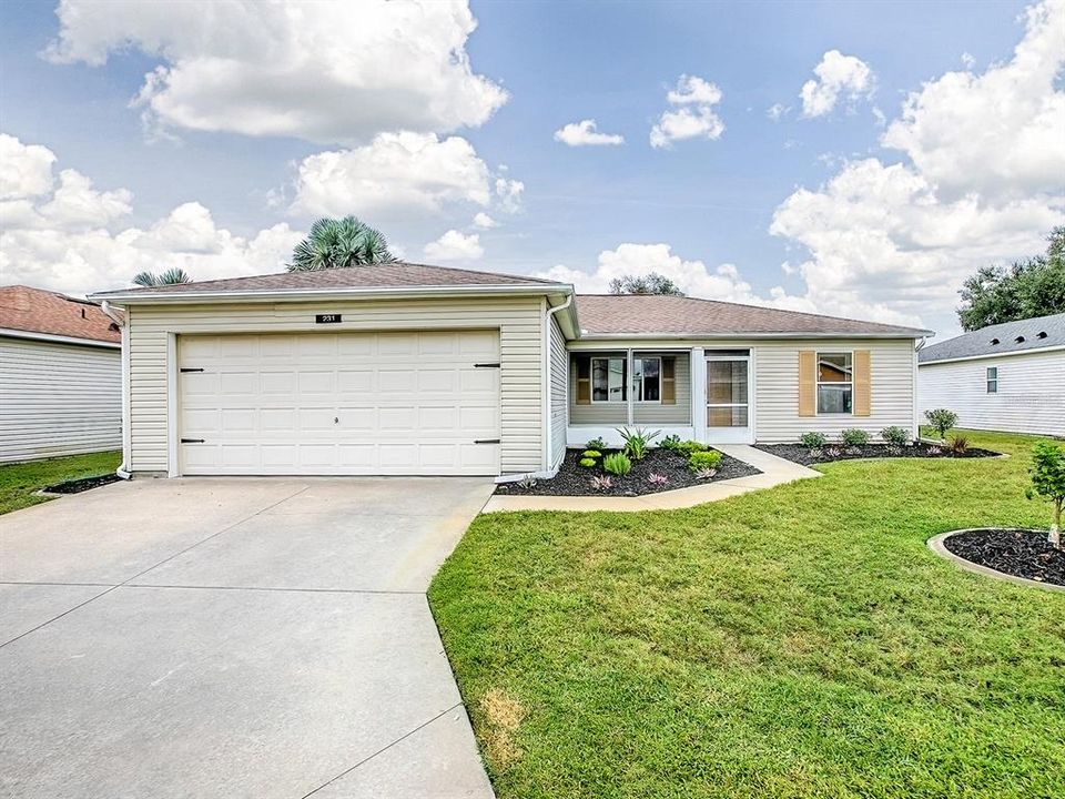 Active With Contract: $209,247 (2 beds, 2 baths, 1423 Square Feet)