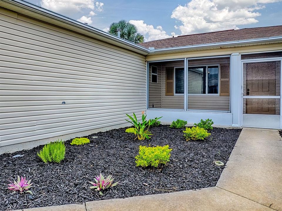 Active With Contract: $209,247 (2 beds, 2 baths, 1423 Square Feet)