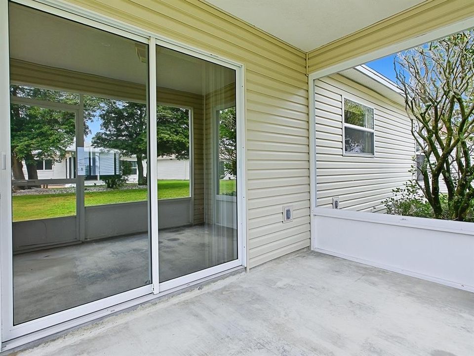 Active With Contract: $209,247 (2 beds, 2 baths, 1423 Square Feet)