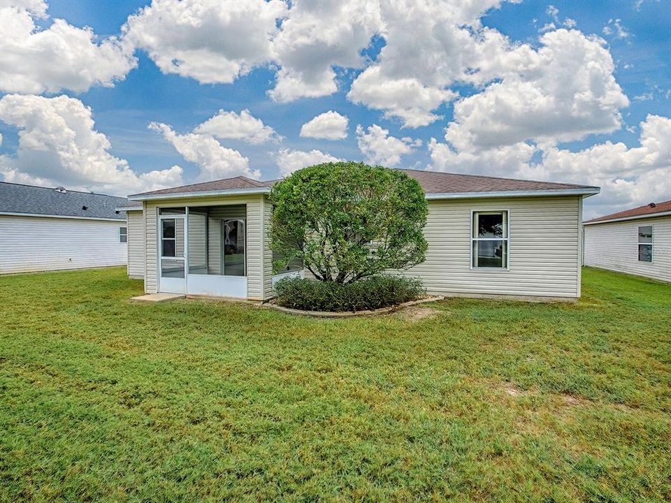 Active With Contract: $209,247 (2 beds, 2 baths, 1423 Square Feet)