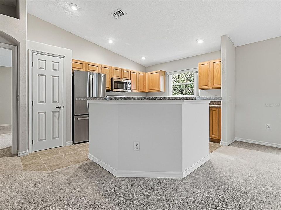 Active With Contract: $209,247 (2 beds, 2 baths, 1423 Square Feet)