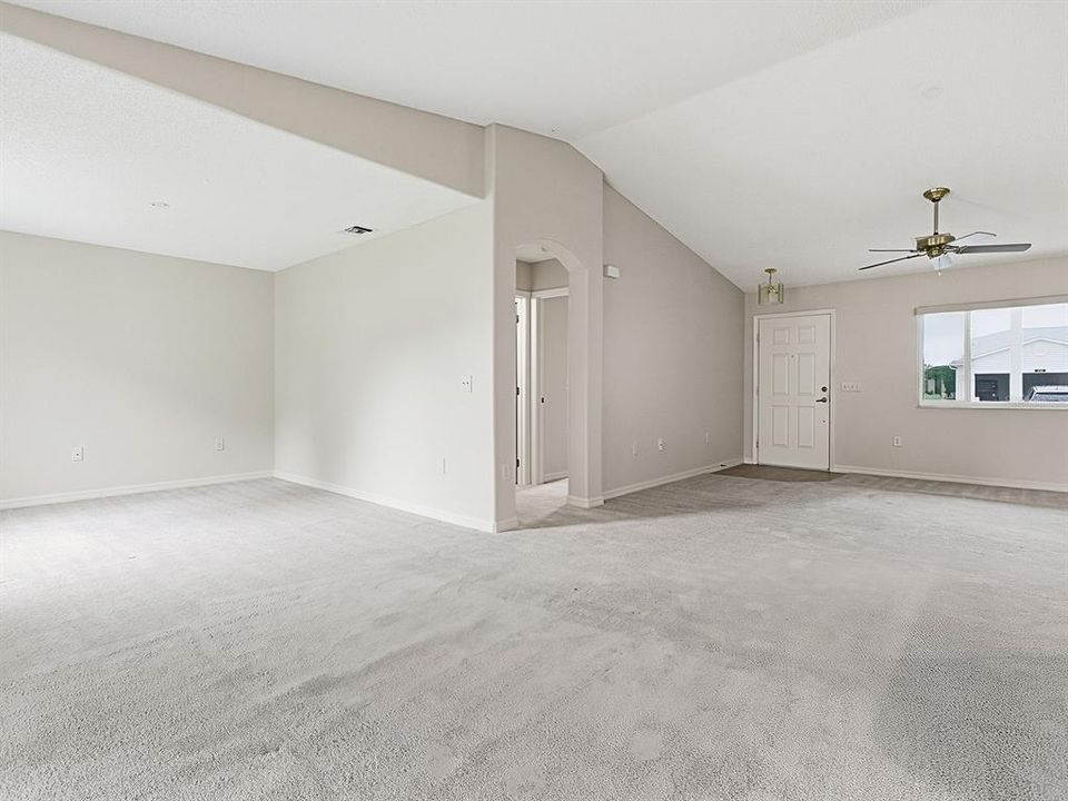 Active With Contract: $209,247 (2 beds, 2 baths, 1423 Square Feet)