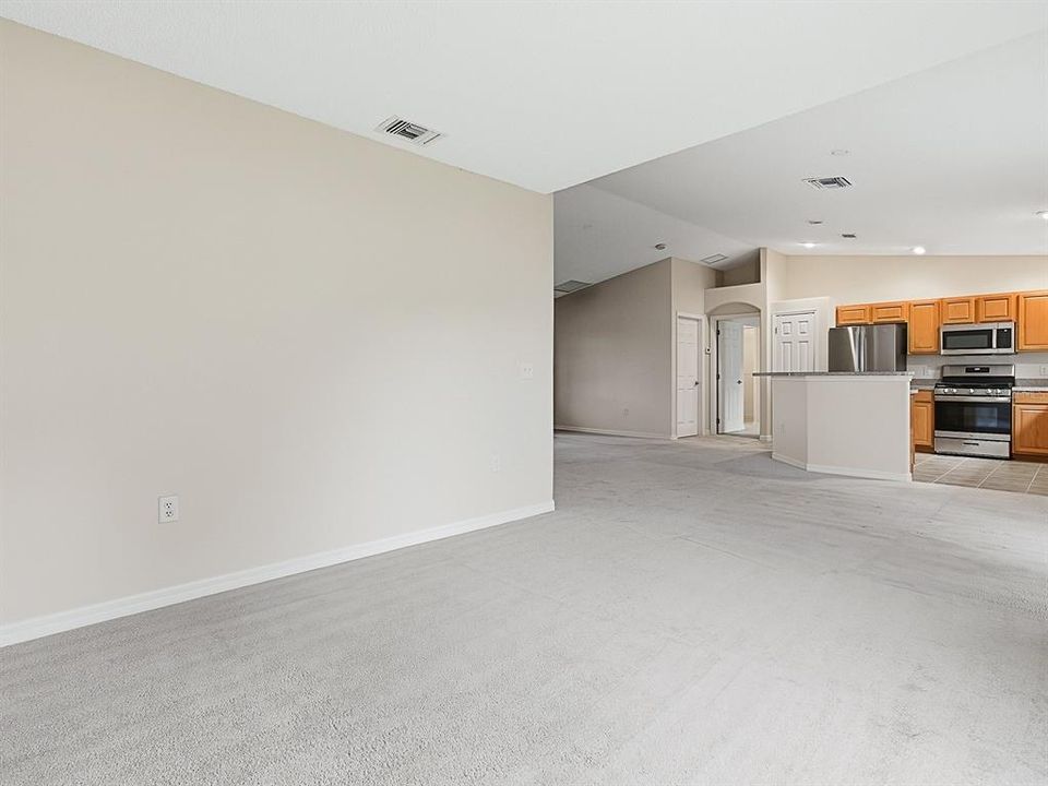 Active With Contract: $209,247 (2 beds, 2 baths, 1423 Square Feet)