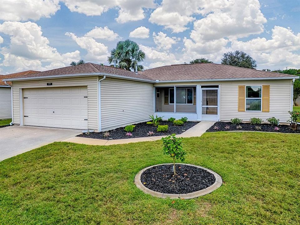 Active With Contract: $209,247 (2 beds, 2 baths, 1423 Square Feet)