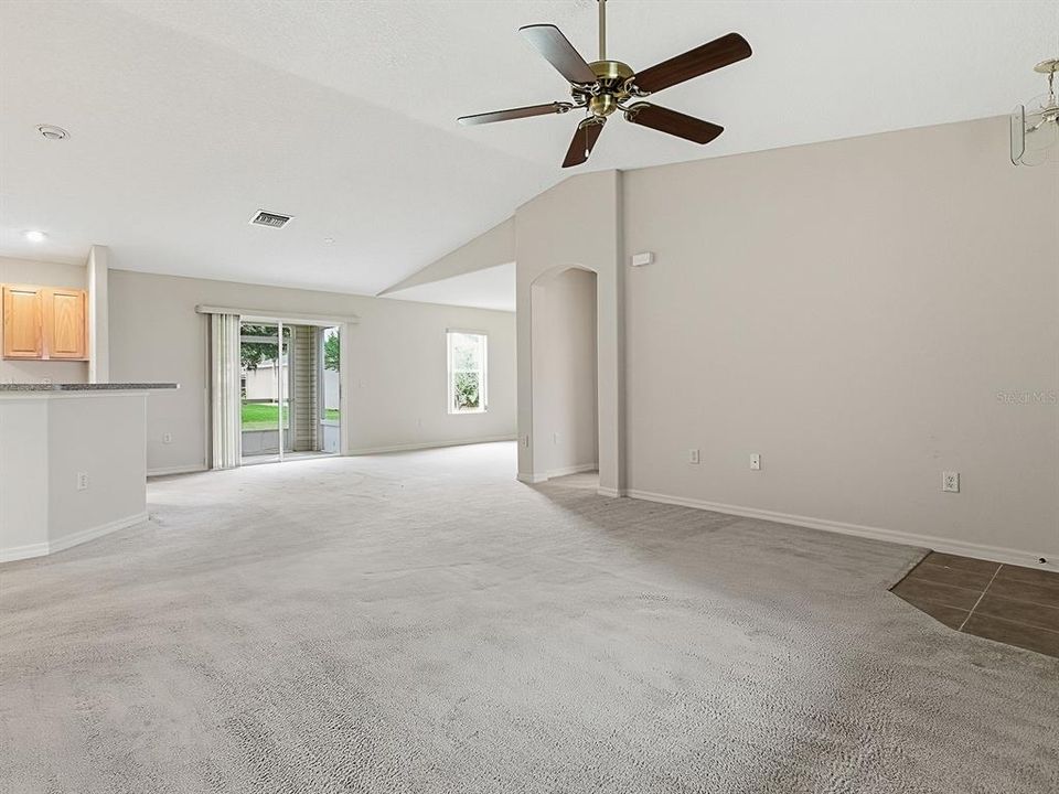 Active With Contract: $209,247 (2 beds, 2 baths, 1423 Square Feet)