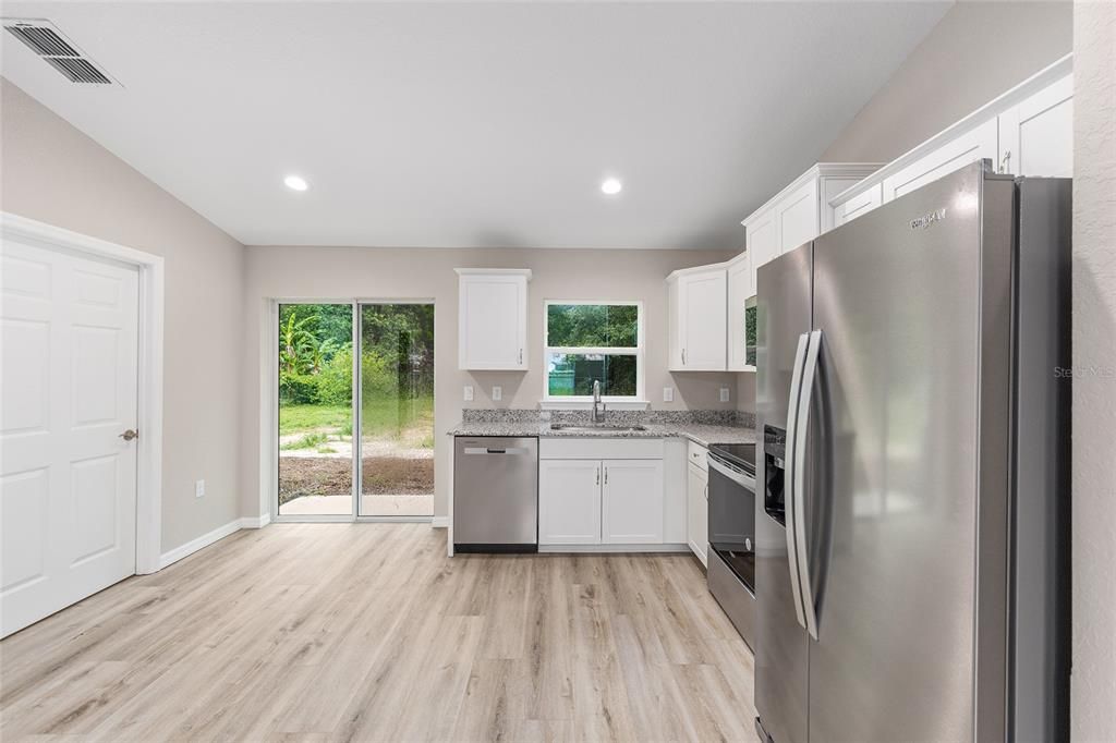 For Sale: $194,500 (3 beds, 2 baths, 1000 Square Feet)