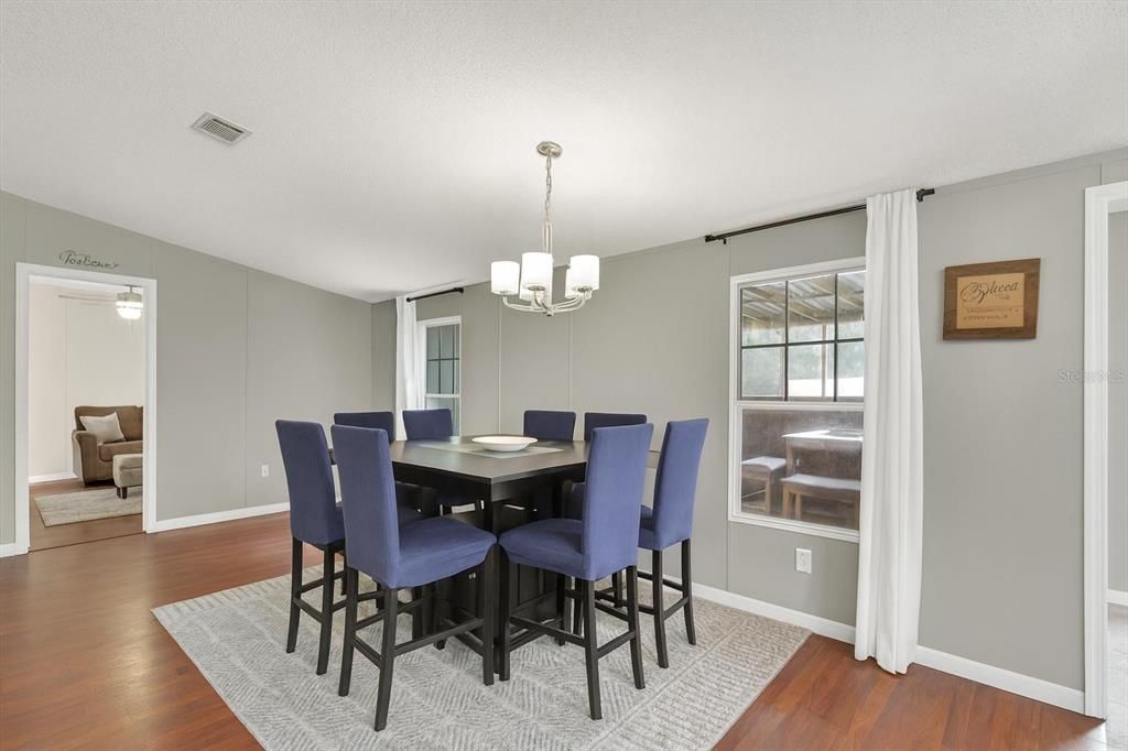 En Venta: $499,999 (3 camas, 2 baños, 1584 Pies cuadrados)