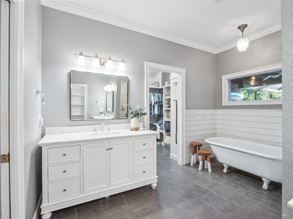 En Venta: $1,545,000 (4 camas, 3 baños, 3844 Pies cuadrados)