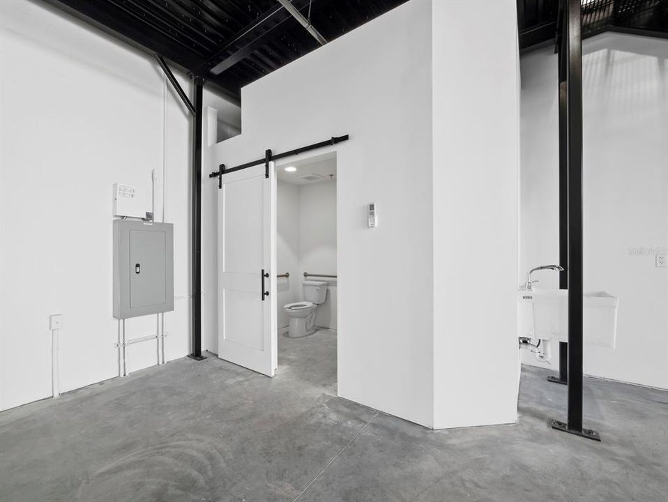 For Sale: $599,000 (0 beds, 0 baths, 1008 Square Feet)