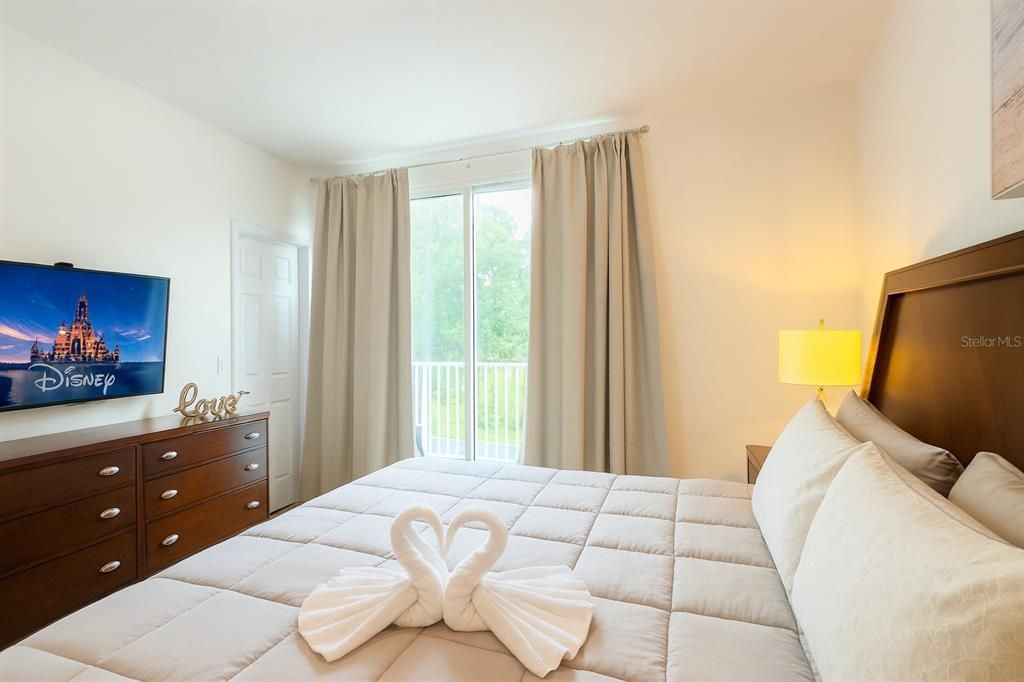 For Rent: $2,600 (3 beds, 3 baths, 1512 Square Feet)