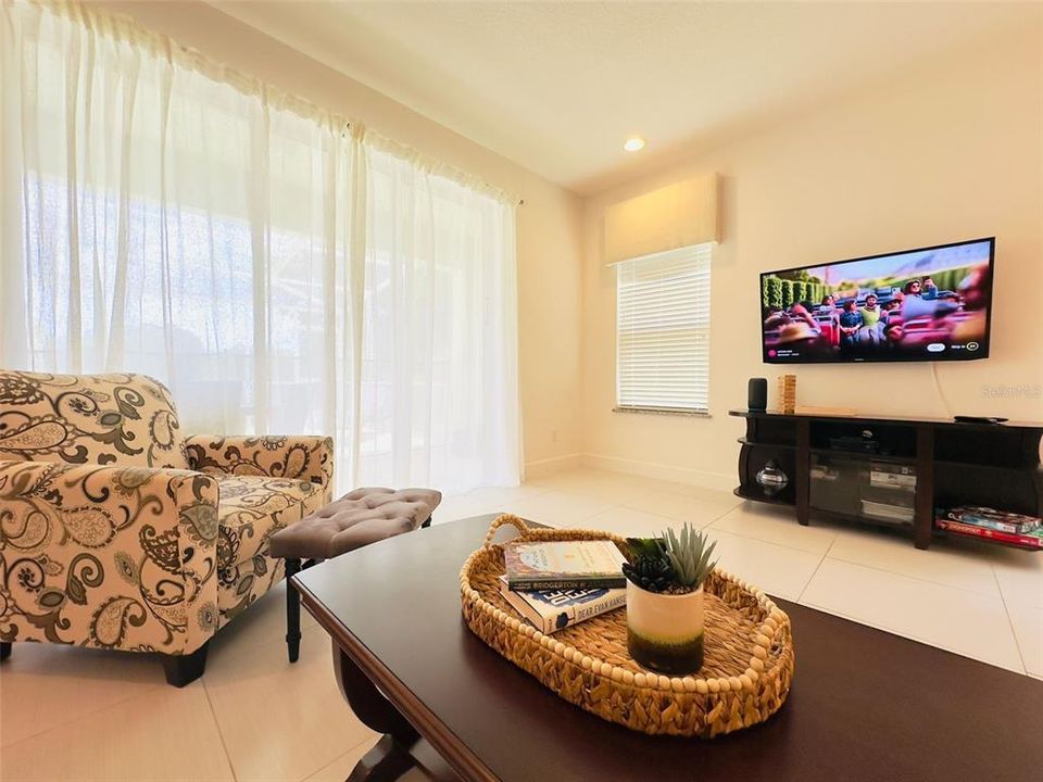 For Rent: $2,600 (3 beds, 3 baths, 1512 Square Feet)