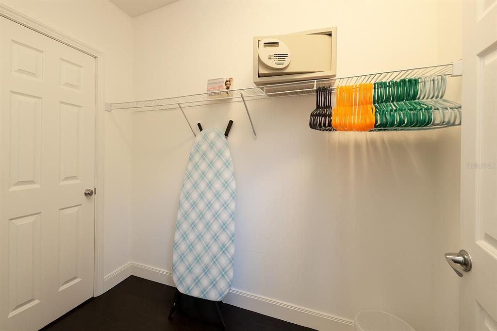 For Rent: $2,600 (3 beds, 3 baths, 1512 Square Feet)