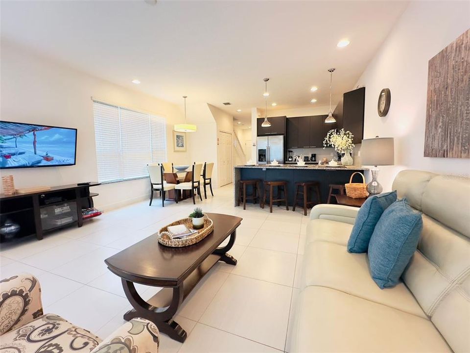 For Rent: $2,600 (3 beds, 3 baths, 1512 Square Feet)