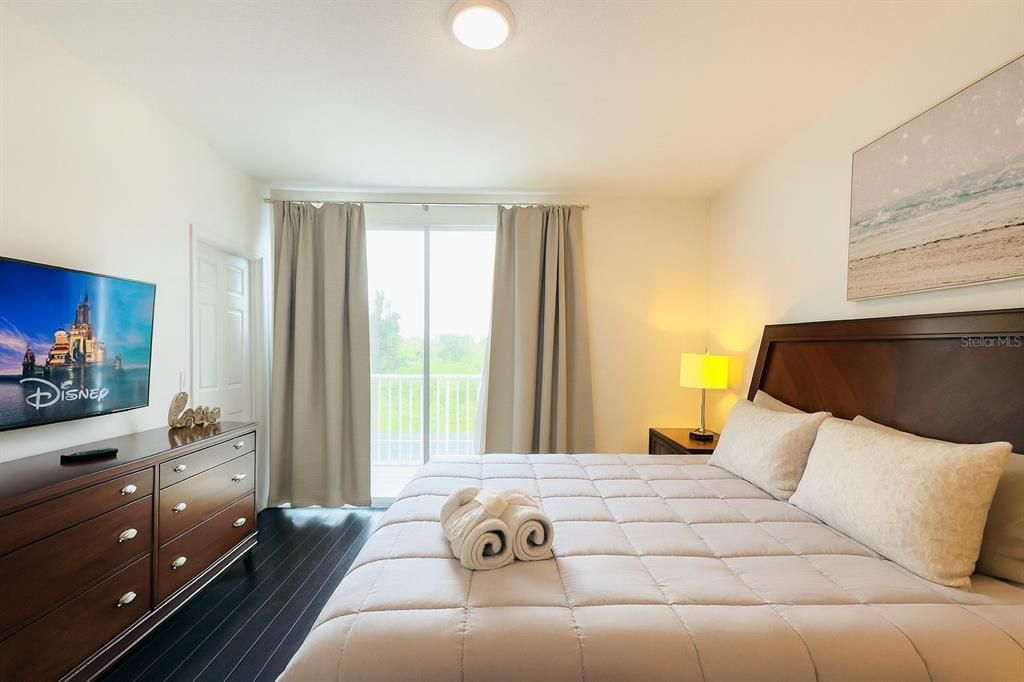 For Rent: $2,600 (3 beds, 3 baths, 1512 Square Feet)