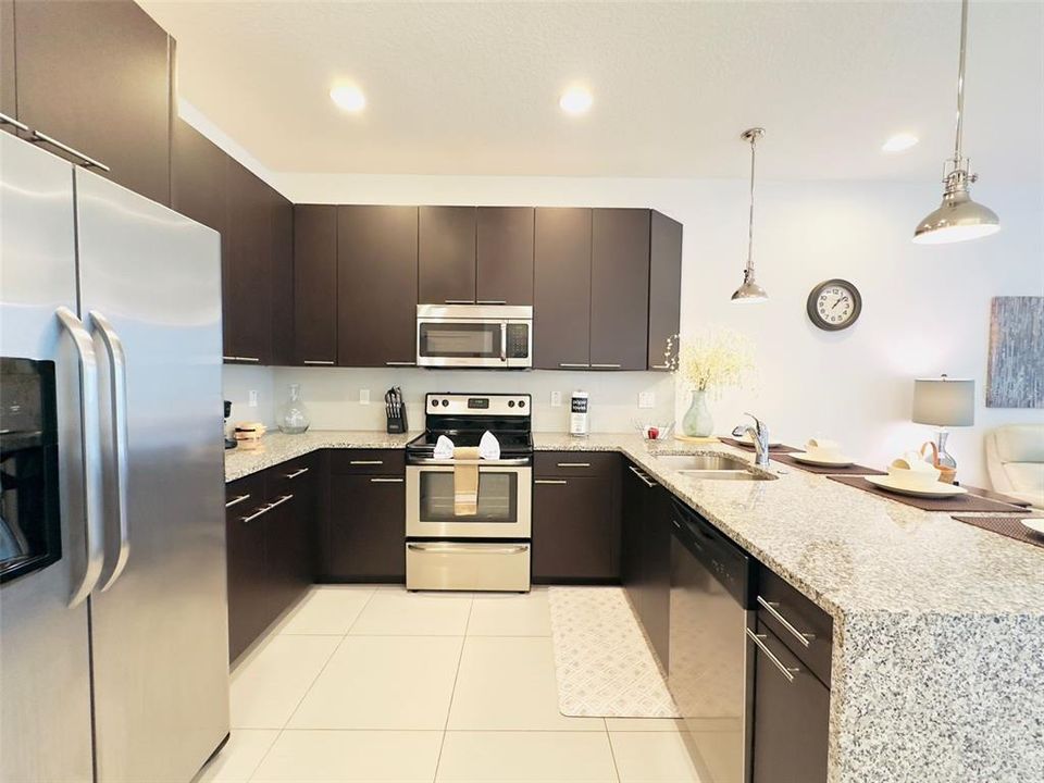 For Rent: $2,600 (3 beds, 3 baths, 1512 Square Feet)