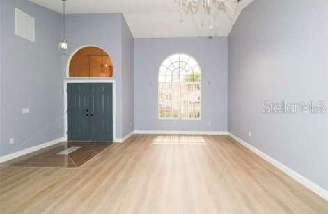 For Sale: $450,000 (4 beds, 3 baths, 2084 Square Feet)