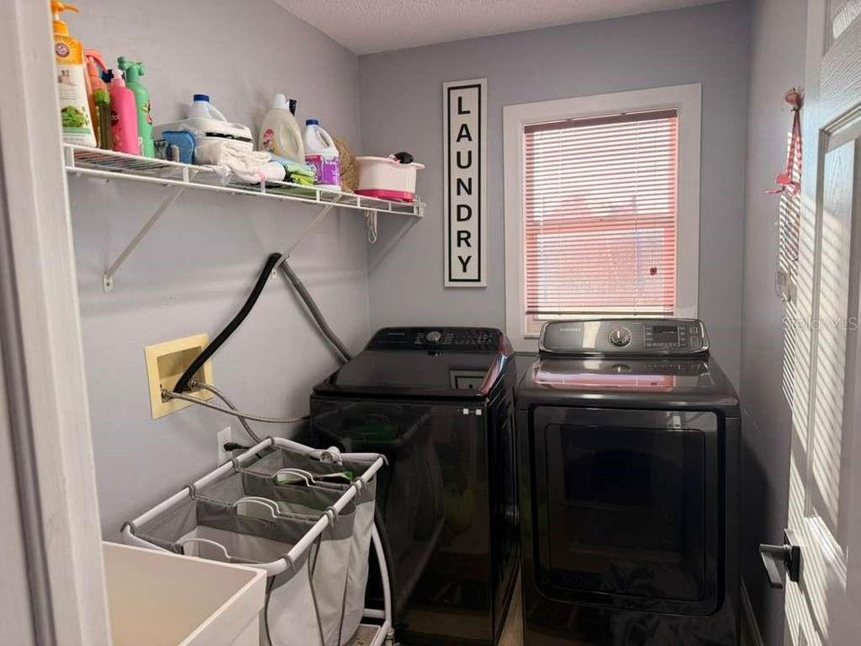 For Sale: $450,000 (4 beds, 3 baths, 2084 Square Feet)