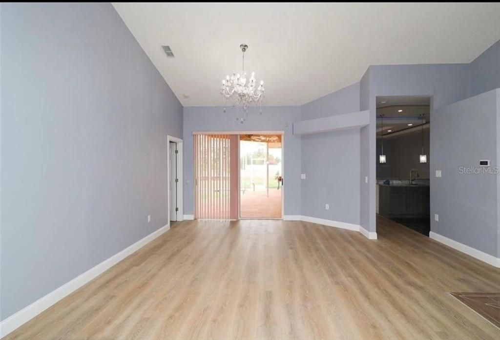 For Sale: $450,000 (4 beds, 3 baths, 2084 Square Feet)