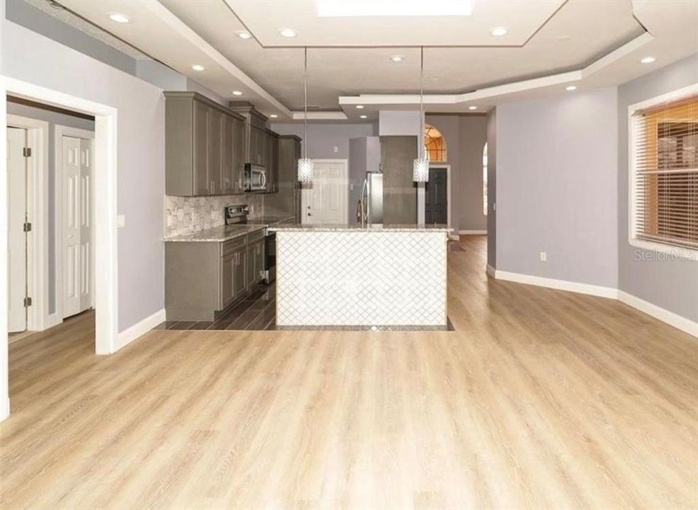 For Sale: $450,000 (4 beds, 3 baths, 2084 Square Feet)