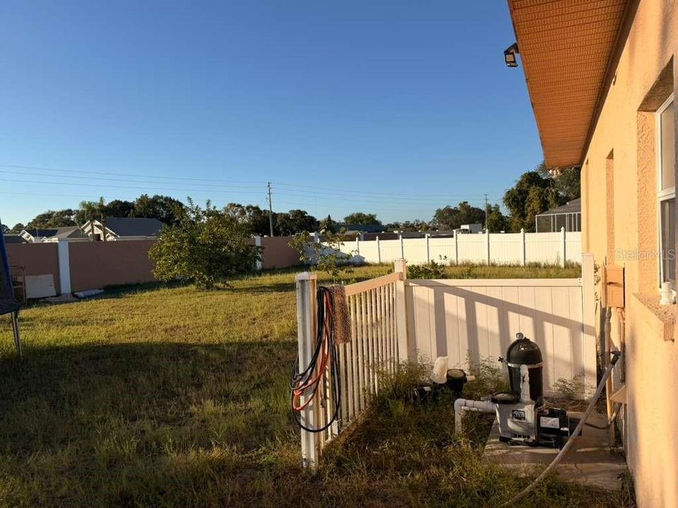 For Sale: $450,000 (4 beds, 3 baths, 2084 Square Feet)