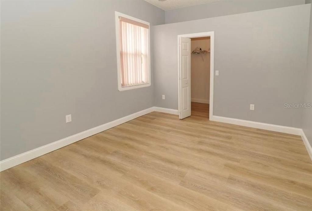 For Sale: $450,000 (4 beds, 3 baths, 2084 Square Feet)