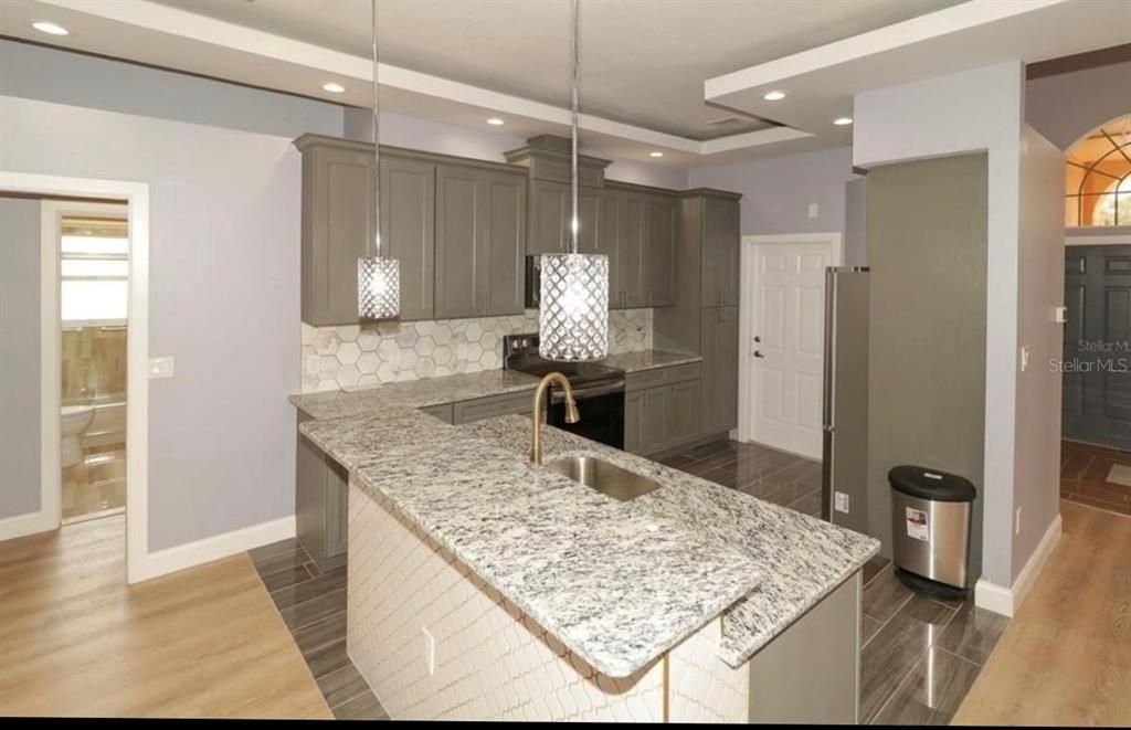 For Sale: $450,000 (4 beds, 3 baths, 2084 Square Feet)