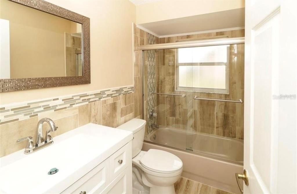 For Sale: $450,000 (4 beds, 3 baths, 2084 Square Feet)