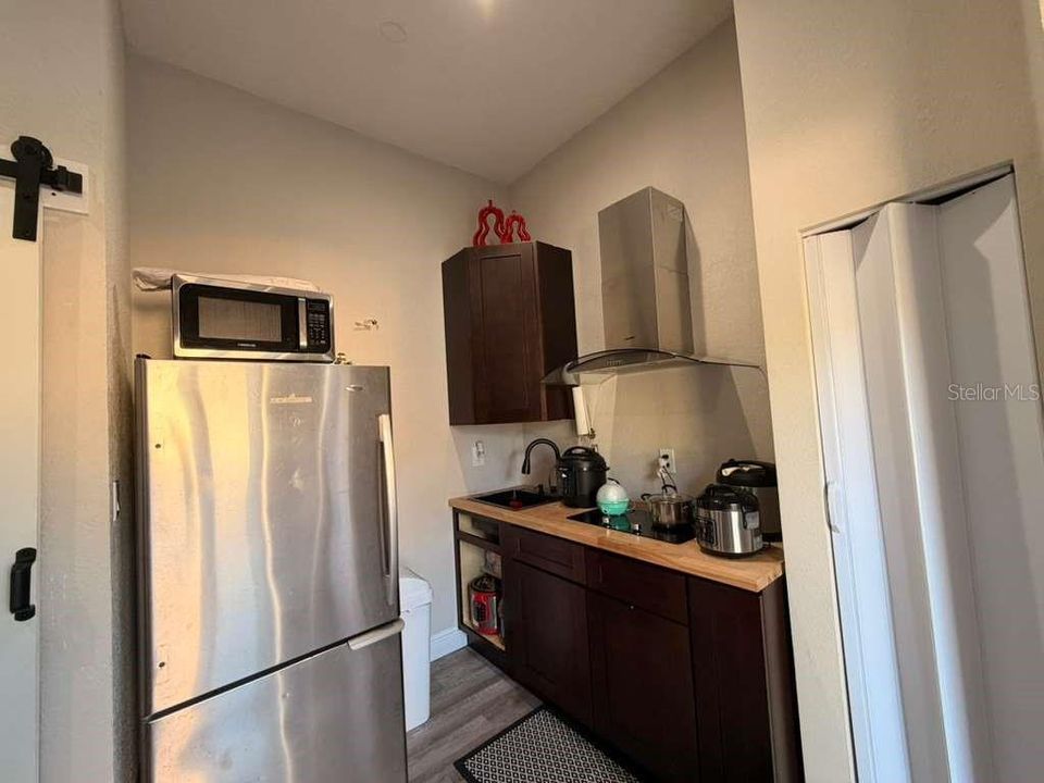 For Sale: $450,000 (4 beds, 3 baths, 2084 Square Feet)