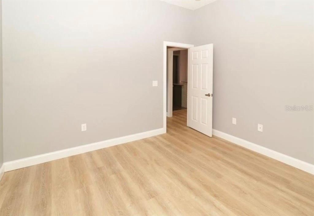 For Sale: $450,000 (4 beds, 3 baths, 2084 Square Feet)