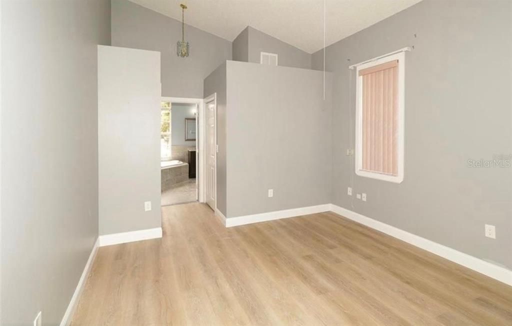 For Sale: $450,000 (4 beds, 3 baths, 2084 Square Feet)