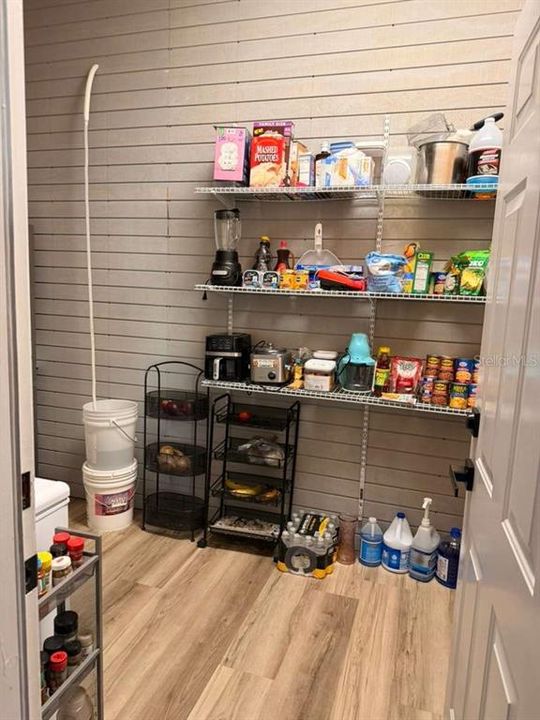 For Sale: $450,000 (4 beds, 3 baths, 2084 Square Feet)