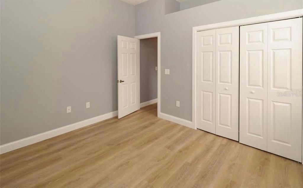 For Sale: $450,000 (4 beds, 3 baths, 2084 Square Feet)