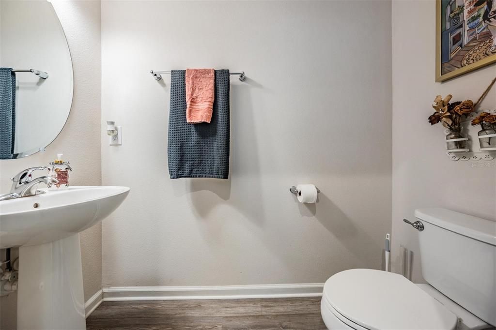 For Sale: $369,900 (3 beds, 2 baths, 1582 Square Feet)