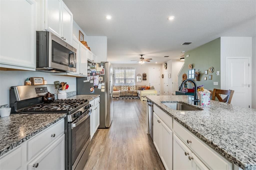 For Sale: $369,900 (3 beds, 2 baths, 1582 Square Feet)