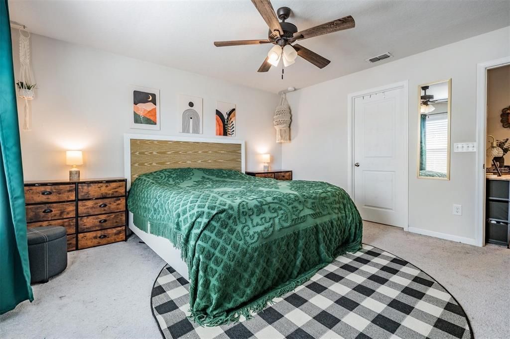 For Sale: $369,900 (3 beds, 2 baths, 1582 Square Feet)