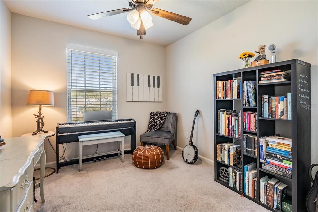 For Sale: $369,900 (3 beds, 2 baths, 1582 Square Feet)