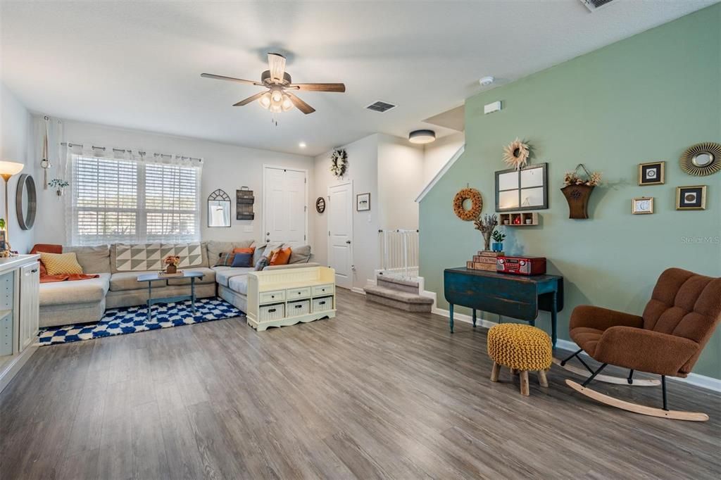 For Sale: $369,900 (3 beds, 2 baths, 1582 Square Feet)