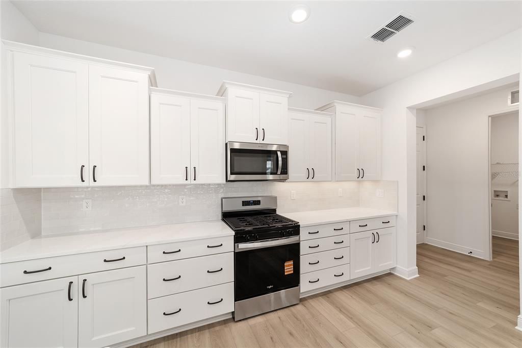 待售: $432,000 (2 贝兹, 3 浴室, 2493 平方英尺)