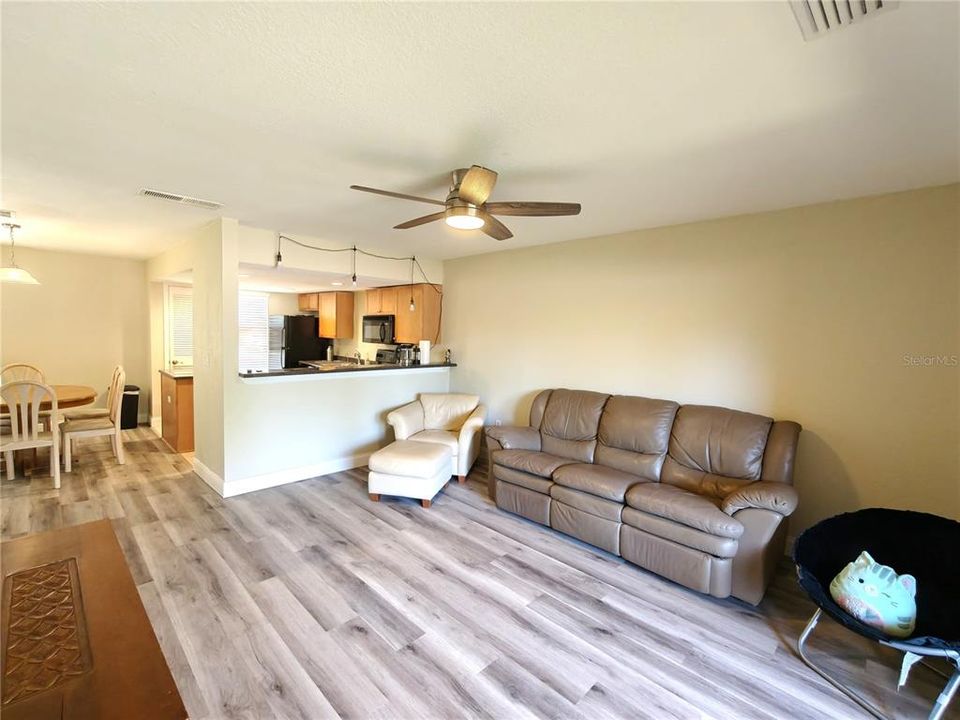 En Venta: $145,000 (2 camas, 2 baños, 1070 Pies cuadrados)