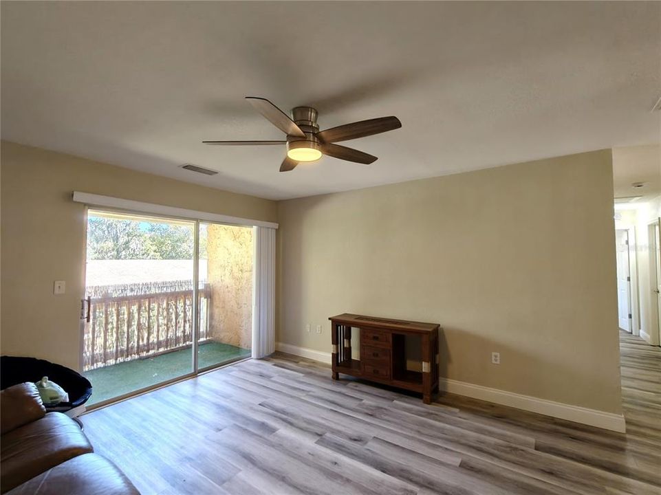 En Venta: $145,000 (2 camas, 2 baños, 1070 Pies cuadrados)