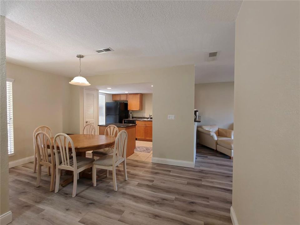 En Venta: $145,000 (2 camas, 2 baños, 1070 Pies cuadrados)