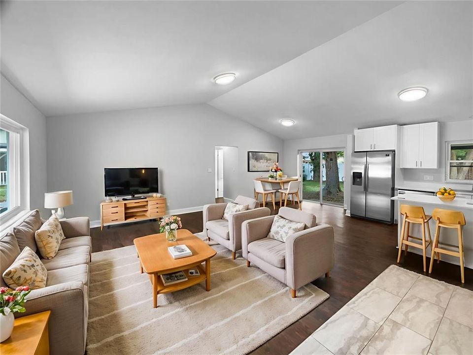 For Sale: $337,000 (3 beds, 2 baths, 1498 Square Feet)