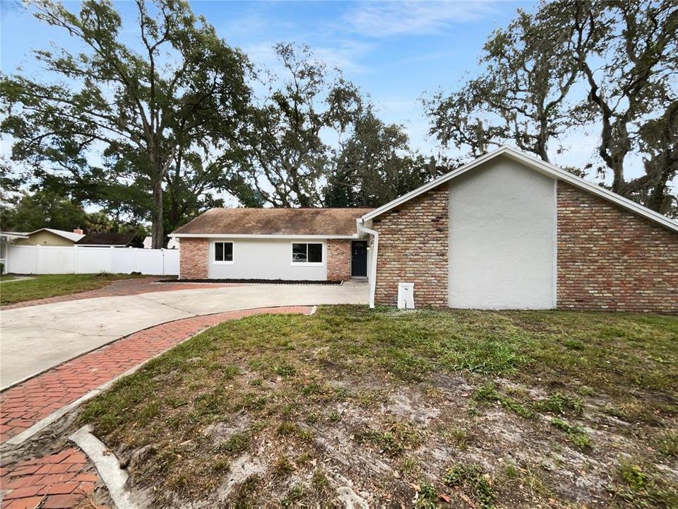 For Sale: $337,000 (3 beds, 2 baths, 1498 Square Feet)