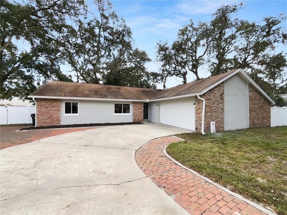 For Sale: $337,000 (3 beds, 2 baths, 1498 Square Feet)