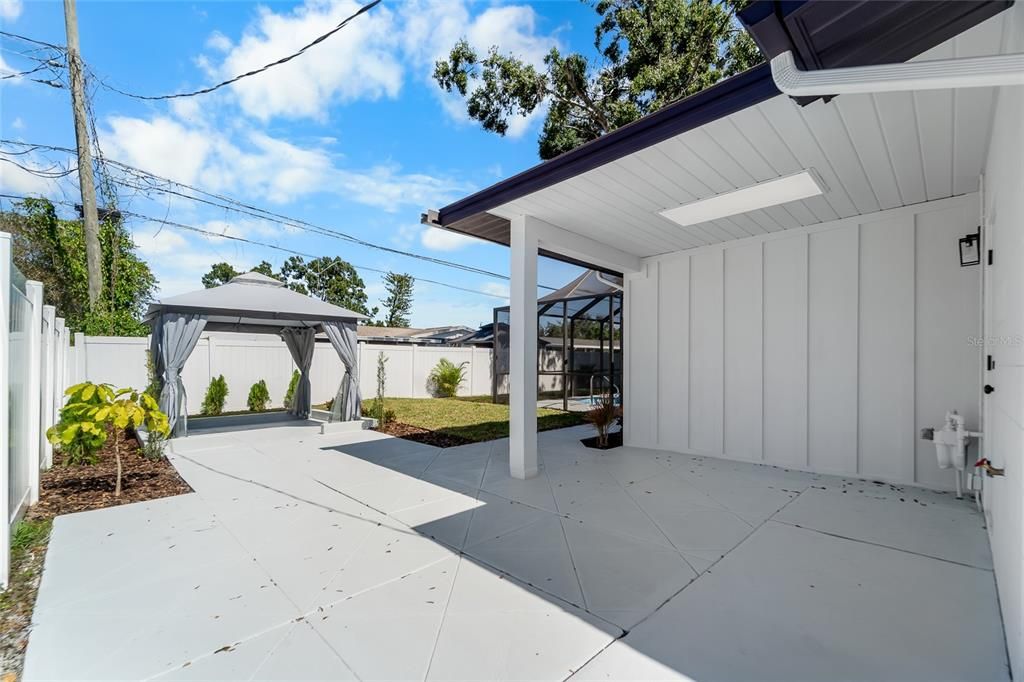 Active With Contract: $530,000 (4 beds, 2 baths, 1573 Square Feet)